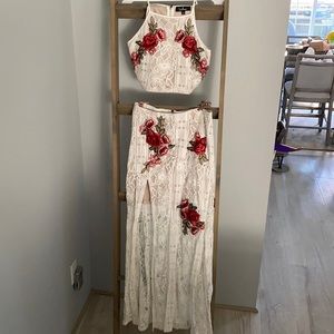 Lulu’s 2 piece lace set - large